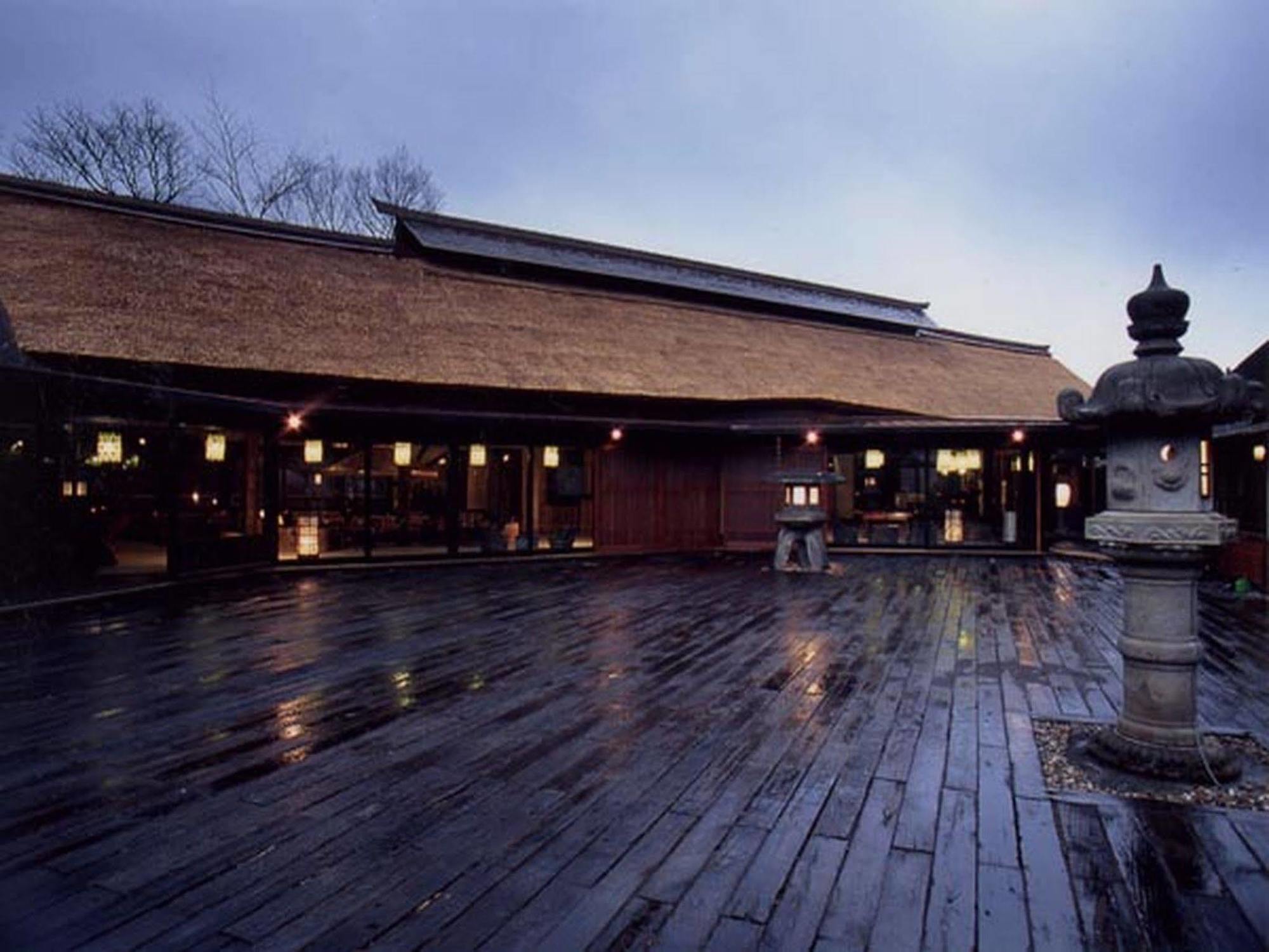 Hatago Higashiagatsuma Exteriör bild