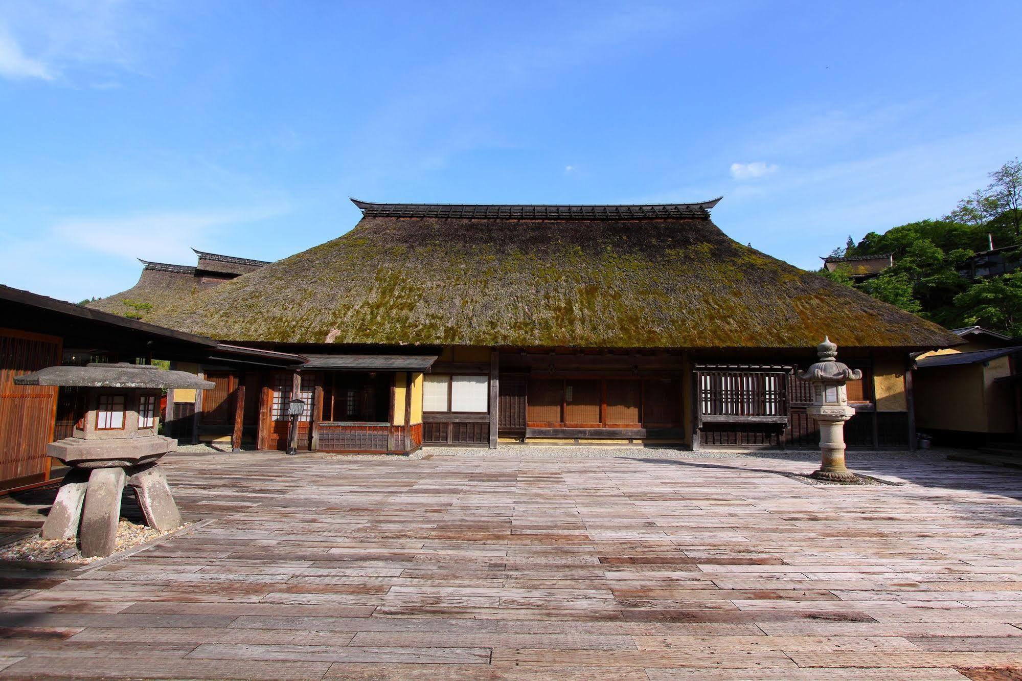 Hatago Higashiagatsuma Exteriör bild